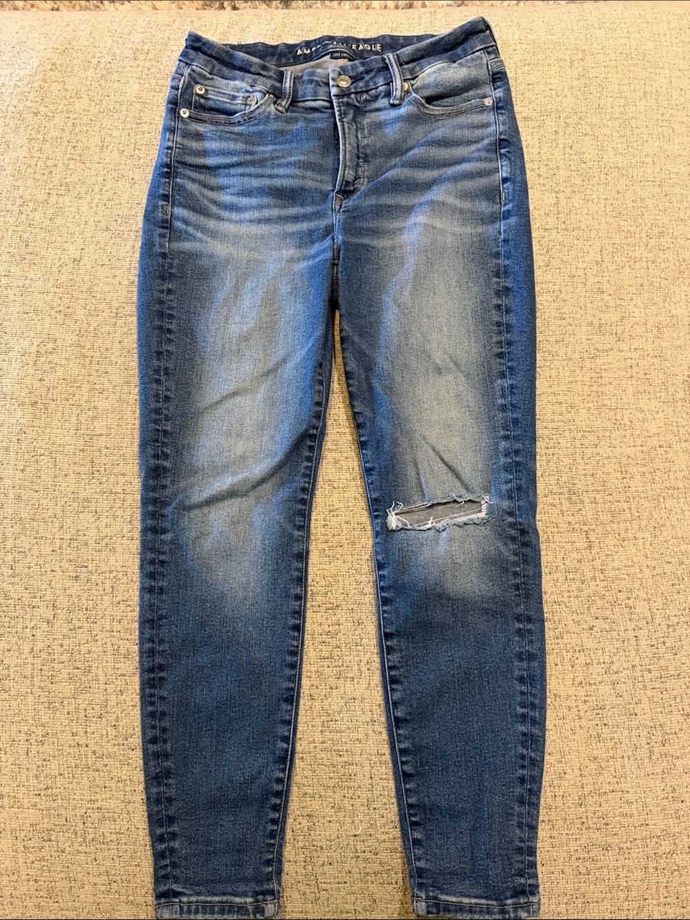 American Eagle Skinny Jeans with Distressed Knee Size 6 X Short